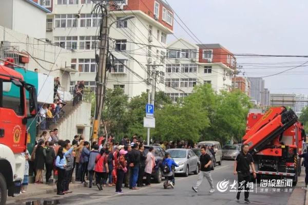 突發(fā)！青島一居民樓發(fā)生爆燃！已造1人死亡，7人受傷！3公里外有震感…