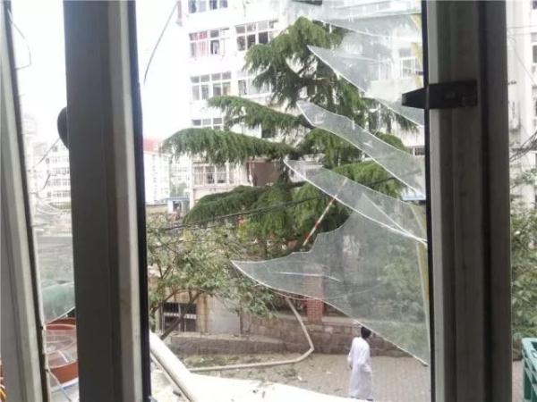 突發(fā)！青島一居民樓發(fā)生爆燃！已造1人死亡，7人受傷！3公里外有震感…